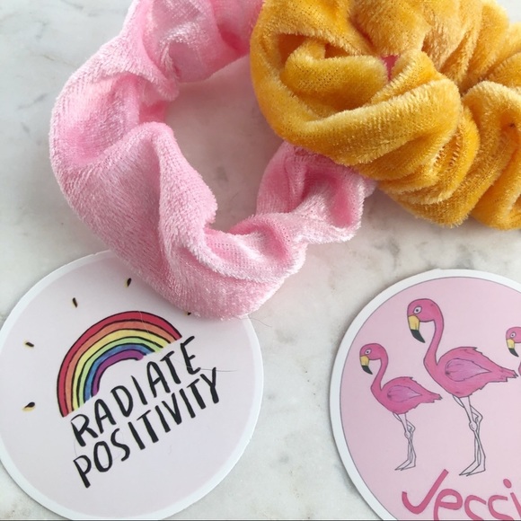 3/$15 8pc VSCO Girl Mini Gift Pack - Picture 2 of 4